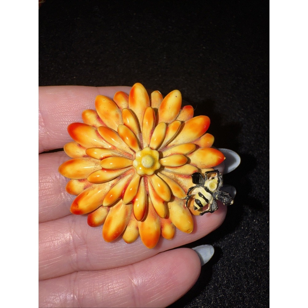 Sandor Co Vintage Enamel 3D Chrysanthemum Flower Brooch W Bee 1970's EUC Rare